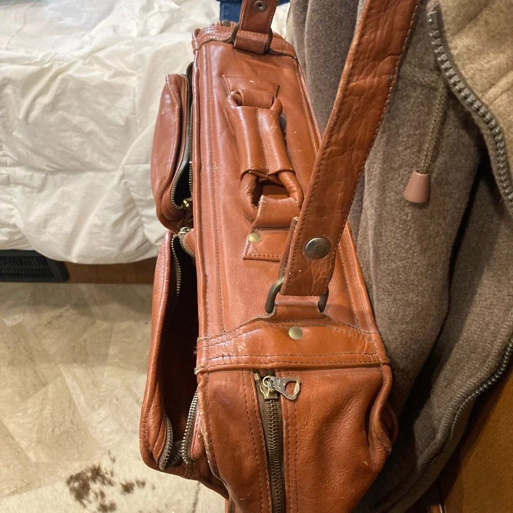 Vintage Brown Genuine Leather Bag Made In Columbia zippers pockets Men's Bag